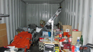 Container 202 Container 202